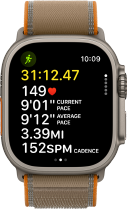 Apple Watch Ultra 4, Titangehäuse, Farbe Natur, fortschrittliche Trainingsdaten für Outdoor-Laufen, rechte Seitenansicht, Digital Crown, erhöhte Seitentaste, Trail Loop Armband, Farbe Sand