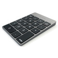 Sie sehen das Produktbild 03 von Satechi Slim Wireless Keypad, space grau Satechi Slim Wireless Keypad, space grau