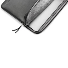 Sie sehen das Produktbild 02 von Trunk Leder Sleeve für MacBook Pro 16" (2021), schwarz> Trunk Leder Sleeve für MacBook Pro 16" (2021), schwarz>