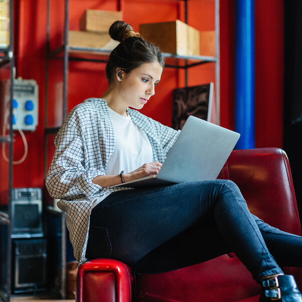 JBL Tour Pro 2 TWS, kabelloser In-Ear Bluetooth Kopfhörer, schwarz >