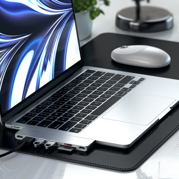 Sie sehen das Produktbild 05 von Satechi Type-C Pro Hub Slim, silber Satechi Type-C Pro Hub Slim, silber