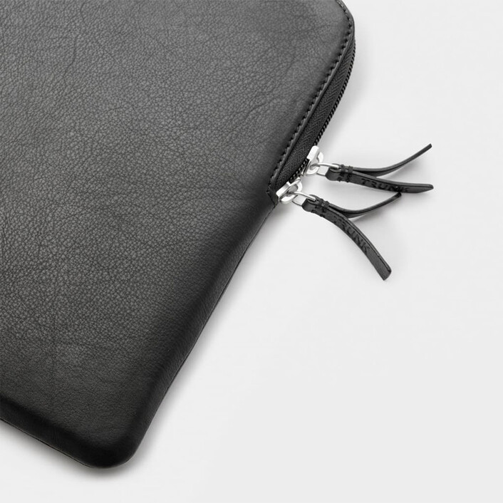 Trunk Leder Sleeve für MacBook Pro 14" (2021), schwarz