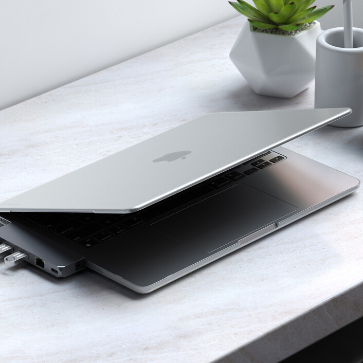 Satechi Eco Hardshell Case for Macbook Air 13" M2, clear