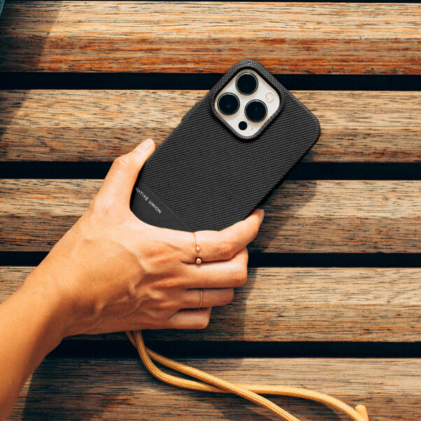 Native Union (Re)Classic Case für iPhone 15 Pro Max, schwarz >