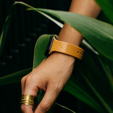 Sie sehen das Produktbild 05 von Native Union (Re)Classic Armband für Apple Watch 38/40/41 mm, schwarz > Native Union (Re)Classic Armband für Apple Watch 38/40/41 mm, schwarz >