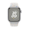Sie sehen das Produktbild 03 von Apple Watch 41mm Nike Sportarmband, Pure Platinum, S/M> Apple Watch 41mm Nike Sportarmband, Pure Platinum, S/M>