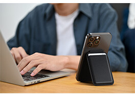 Sie sehen das Produktbild 05 von Satechi magnetischer Wallet Stand, schwarz Satechi magnetischer Wallet Stand, schwarz