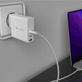 Sie sehen das Produktbild 05 von Hyper- HyperJuice GaN 140W USB-C Ladegerät mit Reiseadapter Hyper- HyperJuice GaN 140W USB-C Ladegerät mit Reiseadapter