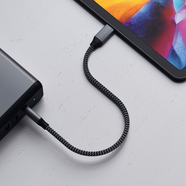 Sie sehen das Produktbild 04 von Satechi Type-C zu Type-C Kabel 25 cm, space grau Satechi Type-C zu Type-C Kabel 25 cm, space grau