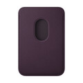 Sie sehen das Produktbild 02 von iPhone Feingewebe Wallet mit MagSafe – Brombeere iPhone Feingewebe Wallet mit MagSafe – Brombeere