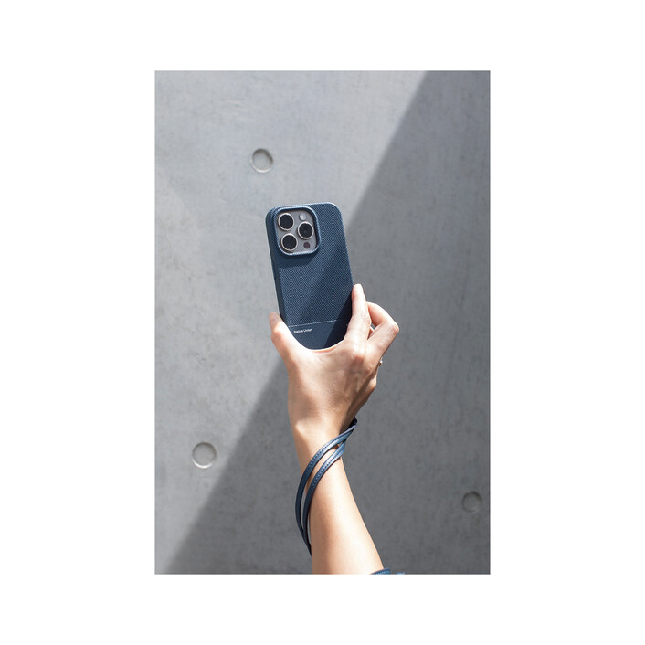 Sie sehen das Produktbild 02 von Native Union (Re)Classic Case für iPhone 16 Pro Max, blau > Native Union (Re)Classic Case für iPhone 16 Pro Max, blau >