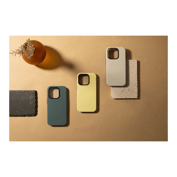 Sie sehen das Produktbild 03 von Native Union Active Case für iPhone 16 Pro, gelb > Native Union Active Case für iPhone 16 Pro, gelb >