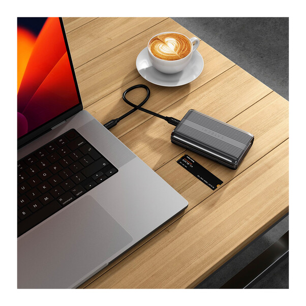 Sie sehen das Produktbild 04 von Satechi USB4 NVMe SSD Pro Gehäuse, space grau Satechi USB4 NVMe SSD Pro Gehäuse, space grau