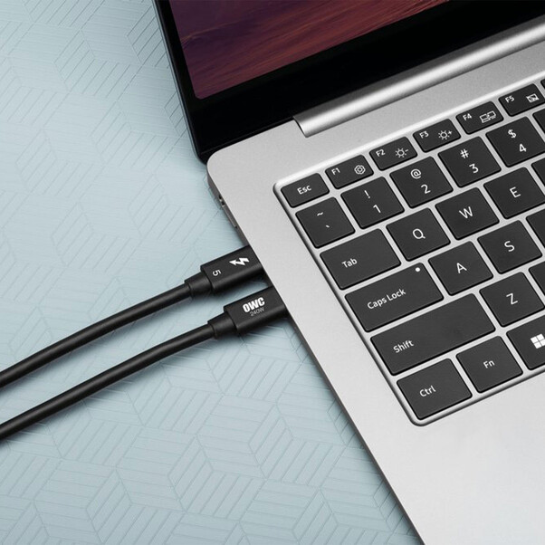 Sie sehen das Produktbild 02 von OWC Thunderbolt 5 Kabel, schwarz (0,3m) OWC Thunderbolt 5 Kabel, schwarz (0,3m)