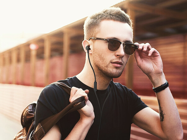 Sie sehen das Produktbild 05 von JBL TUNE210, In-Ear Kopfhörer, schwarz JBL TUNE210, In-Ear Kopfhörer, schwarz