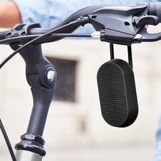 Lexon Mino T tragbarer Lautsprecher mit Karabiner, schwarz