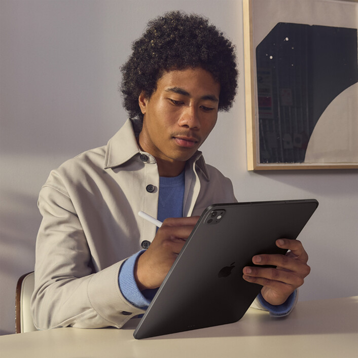 iPad Pro 13&quot; Wi-Fi mit Standardglas, 256GB, Space Schwarz