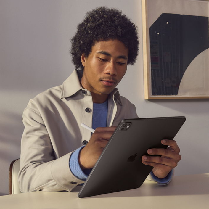 iPad Pro 13&quot; Wi-Fi mit Standardglas, 256GB, Space Schwarz