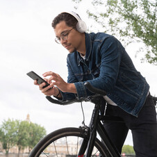 Sie sehen das Produktbild 06 von JBL TUNE530BT, On-Ear Bluetooth Kopfhörer, weiss JBL TUNE530BT, On-Ear Bluetooth Kopfhörer, weiss