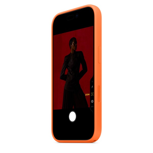 Sie sehen das Produktbild 04 von iPhone 17 Pro Silikon Case mit MagSafe - Orange iPhone 17 Pro Silikon Case mit MagSafe - Orange