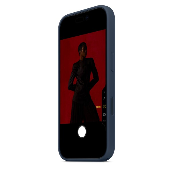 Sie sehen das Produktbild 04 von iPhone 17 Pro Silikon Case mit MagSafe - Mitternacht iPhone 17 Pro Silikon Case mit MagSafe - Mitternacht