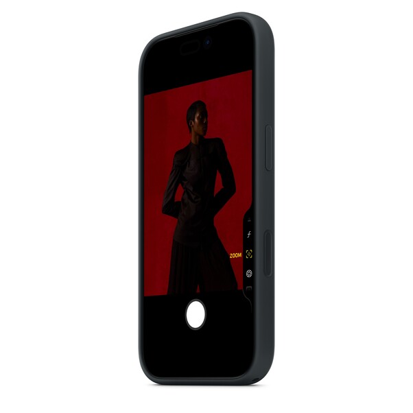 Sie sehen das Produktbild 04 von iPhone 17 Pro Silikon Case mit MagSafe - Schwarz iPhone 17 Pro Silikon Case mit MagSafe - Schwarz