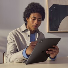 11" iPad Pro Wi-Fi + Cellular 2 TB Nanotexturglas - Space Schwarz (M4)
