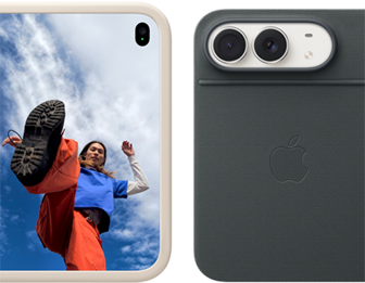 iPhone Duo, Farbe Sternenweiß in Silikon Case in Sand, Querformat, vollständig geöffnet, Dual Fusion Kameras oben links, das Case bedeckt die Rückseite und den äußeren Rand des Displays, die rechte Seite zeigt das Porträt einer Person auf dem äußeren Display. iPhone Duo, Farbe Sternenweiß, aufgestellt mit dem Folio mit Standfuß in Navyblau, vollständig geöffnet im Querformat, Rückseite mit den 48 MP Dual Fusion Rückkameras, zwei Objektive