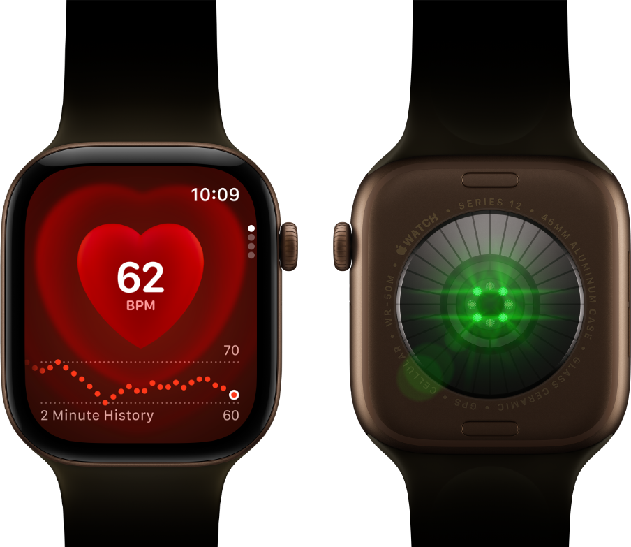 Zwei Apple Watch Series 12 Geräte, Aluminiumgehäuse, Farbe Dunkelbronze mit Sportarmband Oliv, eine zeigt die Herzfrequenz App, die andere das System zur Gesundheitserkennung auf der Rückseite der Watch mit grün leuchtenden LEDs